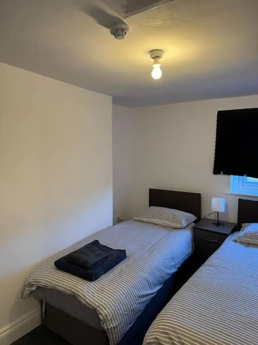 2Bed Central Gloucester- Contractors Welcome GLOUCESTERSHIRE Apartment