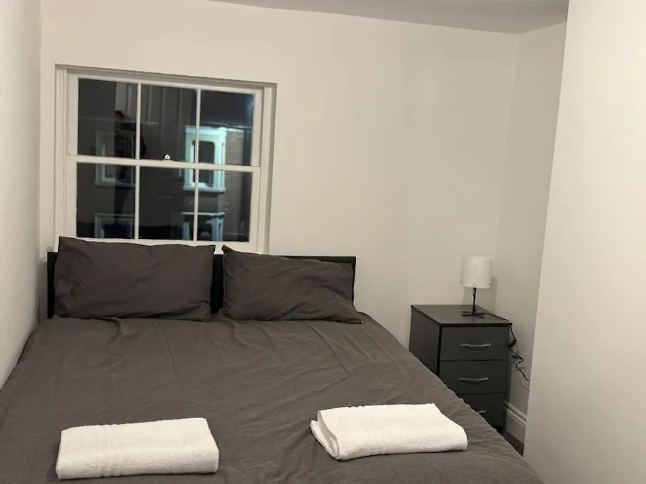 2Bed Central Gloucester- Contractors Welcome GLOUCESTERSHIRE Apartment